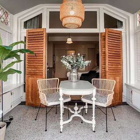 Apartment Loren / Fellini Zandvoort