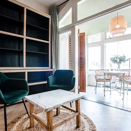 Loren / Fellini Apartment