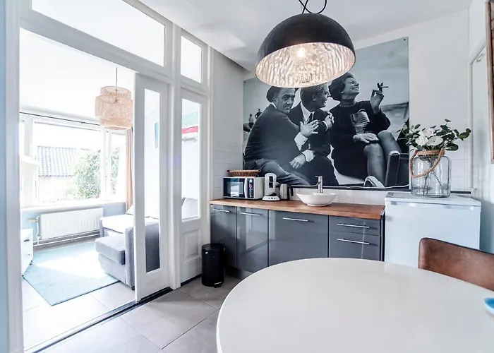 Apartman Loren / Fellini *